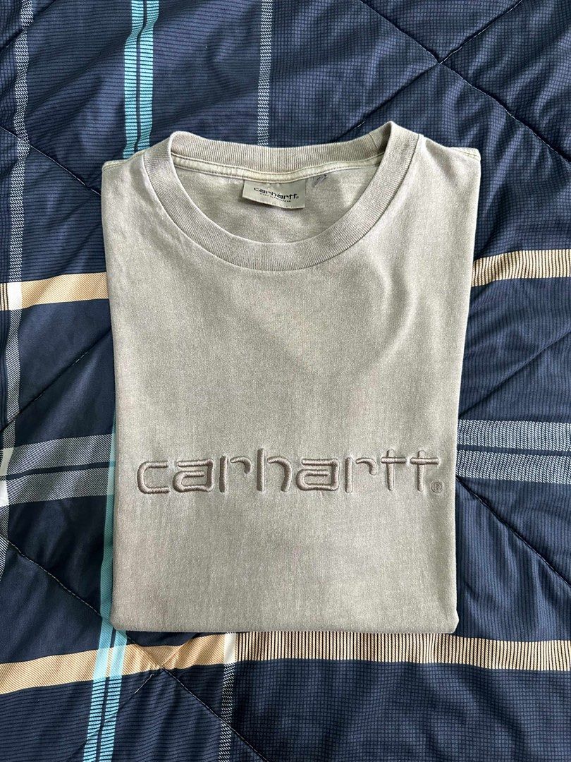 Carhartt WIP shirt (Category: Tshirts & Polo Shirts ) located in San Juan City. Submitted by drewselects (Listing ID 1398640760, Image 1). Description: Carhartt WIP shirt (not thrifted) Medium fits large Issue: Tag hole L: 73cm W: 52 cm 2k.