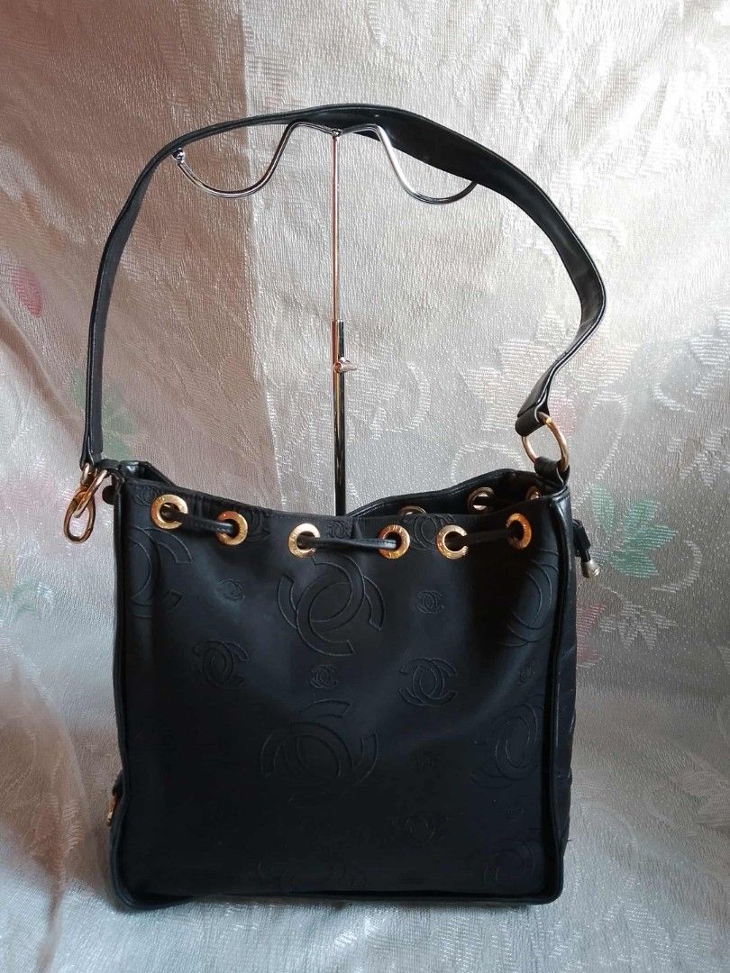 CHANEL Vintage (Category: Luxury Bags & Wallets) located in Tuguegarao City. Submitted by starzeke (Listing ID 1398692502, Image 1). Description: Pakibasa po‼️ ❤️Dear Buyers💚 Hindi ako makareply sa inyo, nakalimit kasi message sa carousel, nababasa ko lang cia. hanapin nio na lang po sa fb parehong pangalan po nakalagay sa profile pics. Pm nio ako dun and your Tawad☺️ or Chat me in watsapp 🎀- Starzeke Thriftshop and Japan Anikz.