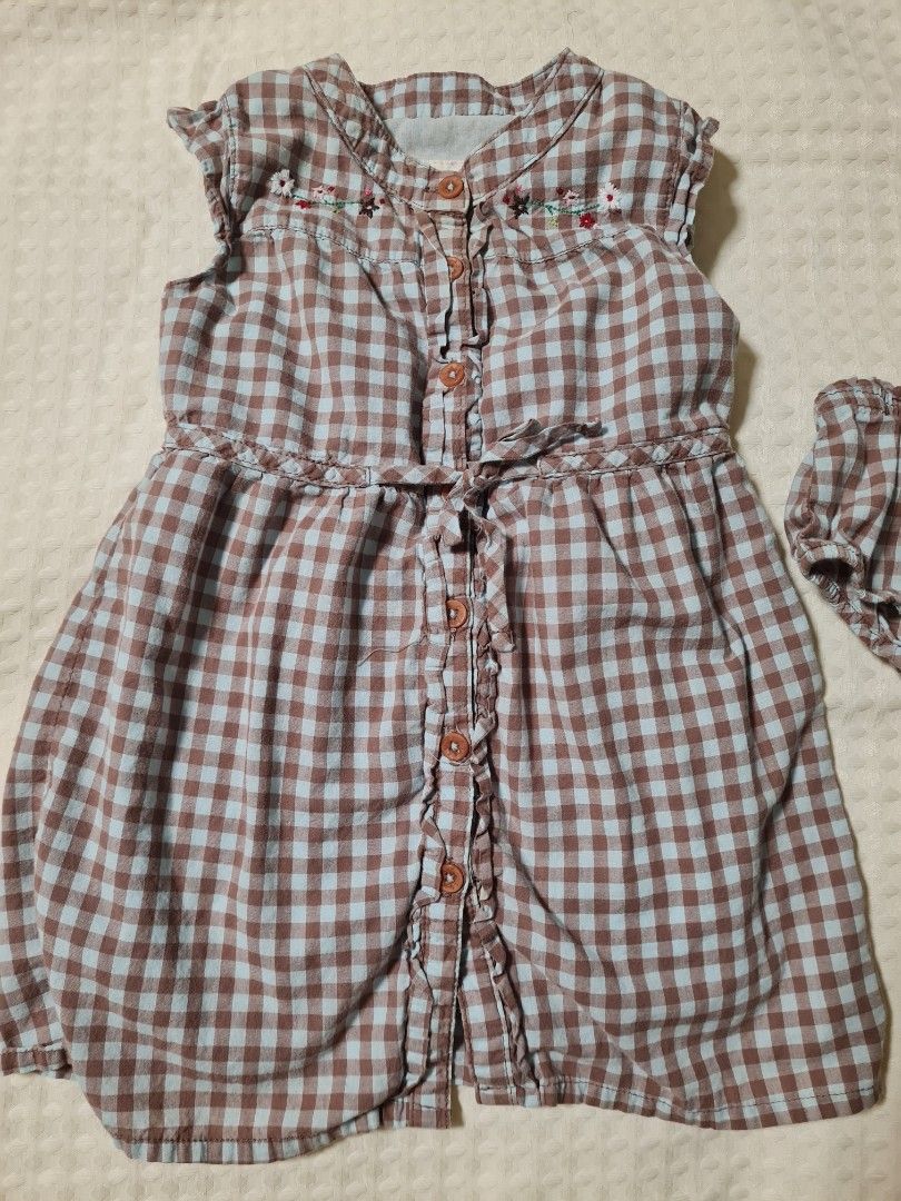 Checkered Dress (Category: Babies & Kids Fashion) located in Las Pinas. Submitted by thegentlethread (Listing ID 1398645807, Image 1). Description: Brand: Genuine Kids 12M on tag.