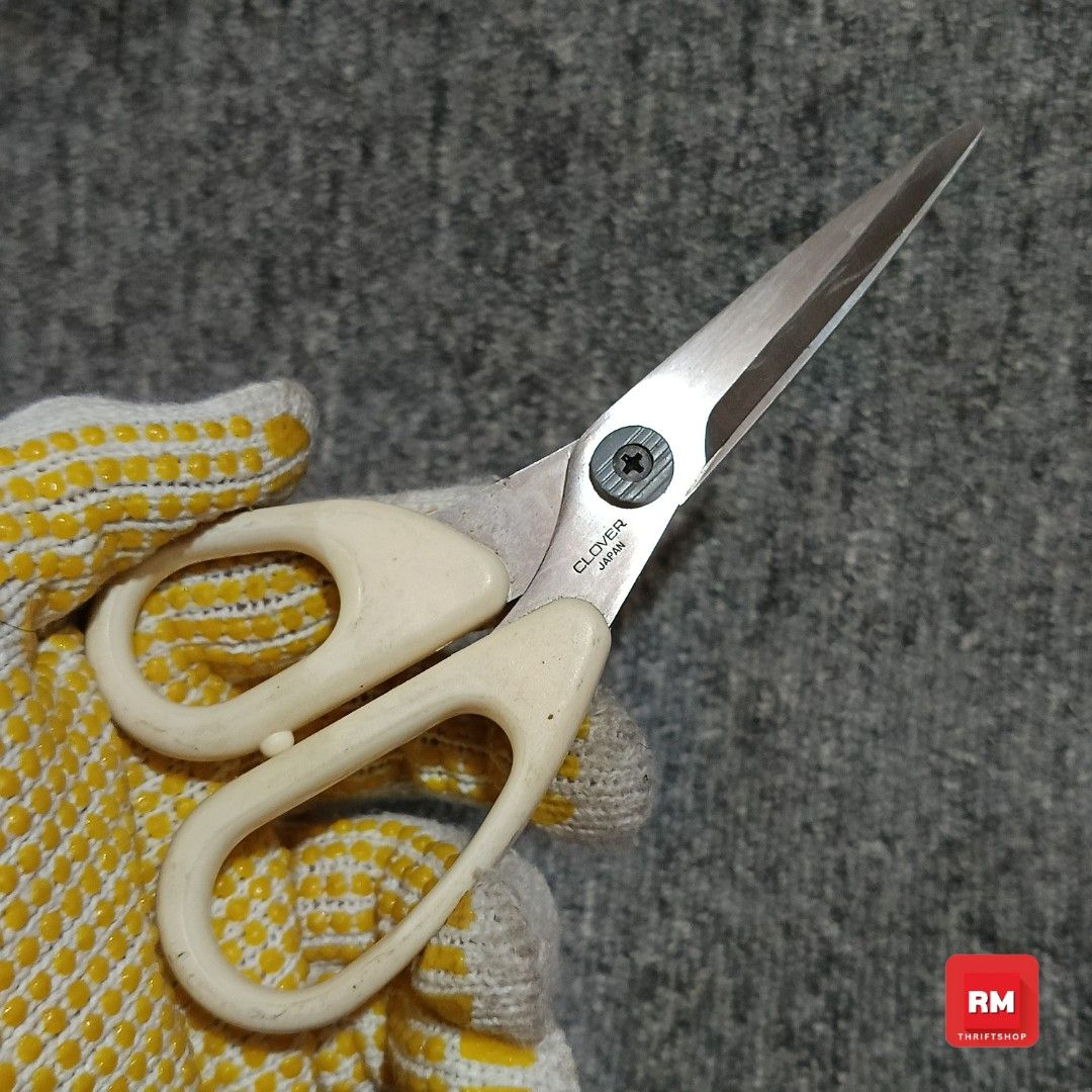 Clover Japan CAPO 170 Scissors | XX-04 (Category: Craft Supplies & Tools) located in Meycauayan. Submitted by redmants2011 (Listing ID 1398632063, Image 2). Description: Price Fixed Flash Express XX-04.