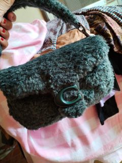 (Category: ) located in . Submitted by ciciessentials (Listing ID 1398660733, Image 1). Description: .