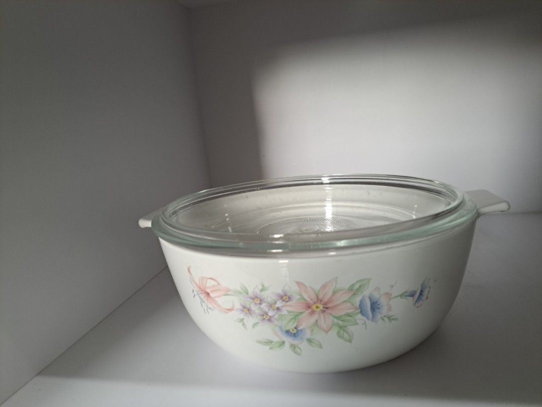 Cookware microwave Pot (Category: Cookware & Accessories) located in Singapore. Submitted by roborider281198 (Listing ID 1398618716, Image 1). Description: cookware microwave pot $20.