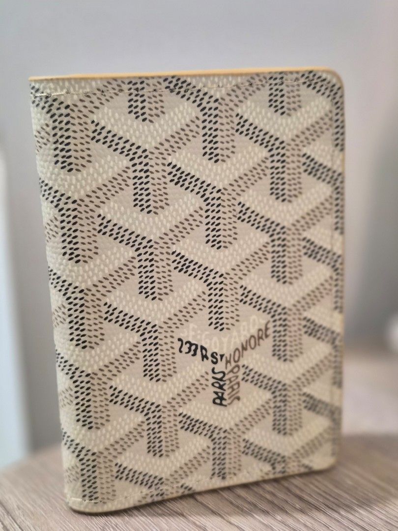 Goyard Card Holder (Category: Luxury Bags & Wallets) located in Manila. Submitted by autumntreasures (Listing ID 1398620463, Image 1). Description: - Goyard card holder - Signature Goyardine canvas - Beige color - Multiple card slots - Goyard logo visible.