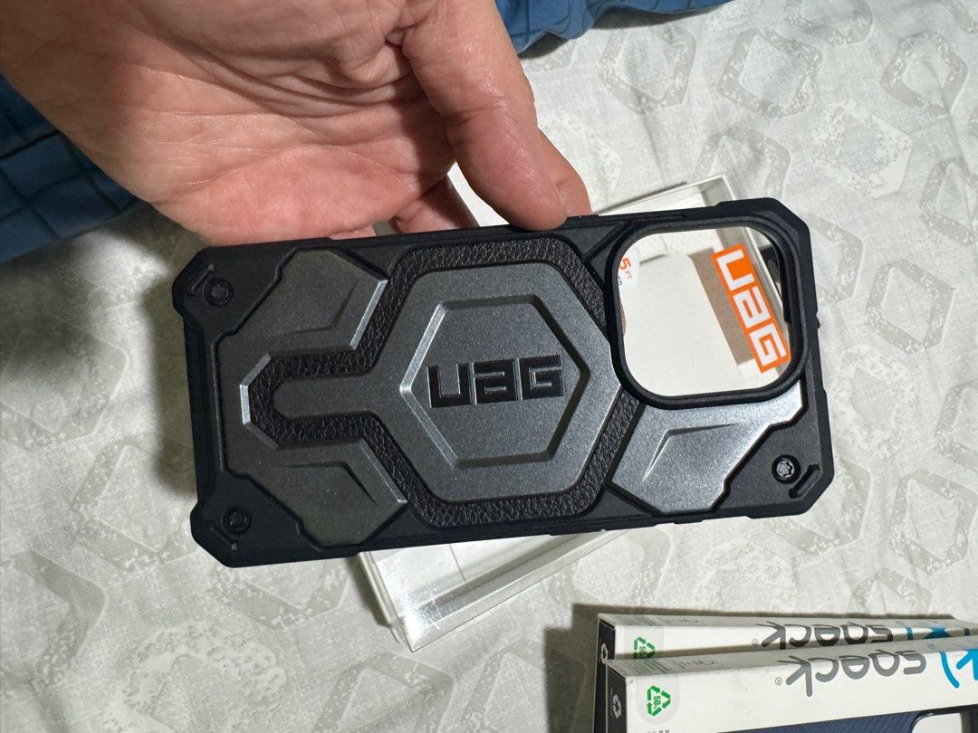 UAG Monarch IPhone 15 pro (Category: Cases & Sleeves) located in Makati City. Submitted by qualityseconds (Listing ID 1398659219, Image 2). Description: Original not fake or oem .