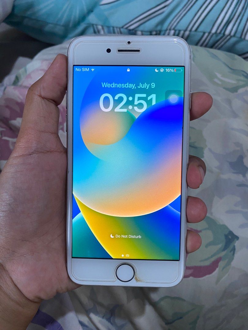 Iphone 8 (64 GB) (Category: iPhone 8 Series) located in San Fernando. Submitted by snsnstell (Listing ID 1398656561, Image 2). Description: Iphone 8 (64 GB) 100% Battery Health Fingerprint working Unli Reset rfs: extra phone/hndi na nagagamit issue: - has minor scratches on the sides because of phone case usage. - lower volume button not working (can still lower volume on screen itself) 3,500 only (slightly negotiable) Can do meet ups or delivery