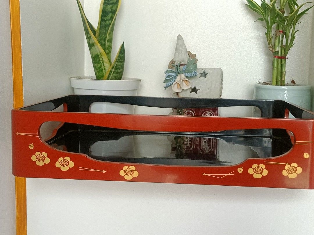 Japanese Lacquer Tray (Category: Other Kitchenware & Tableware) located in Cavite. Submitted by hammy18 (Listing ID 1398567992, Image 3). Description: Vintage Japanese lacquer tray..