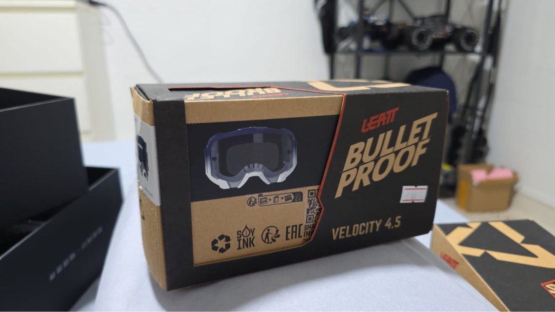 Leatt Goggle Velocity 4.5 (Category: Motorcycle Accessories) located in Singapore. Submitted by quickdolphin.96a0ea (Listing ID 1398667414, Image 3). Description: Bulletproof 170° WideVision Lens Permanent anti-fog double lens Dual-layer, anti-sweat face foam Self-draining open lower frame design allows dirt to fall from lens 40mm anti-slip coated strap OTG – Over-the-glasses fit Tear-Off ready with posts Bulletproof lens tested to: ANSI Z87.1-20