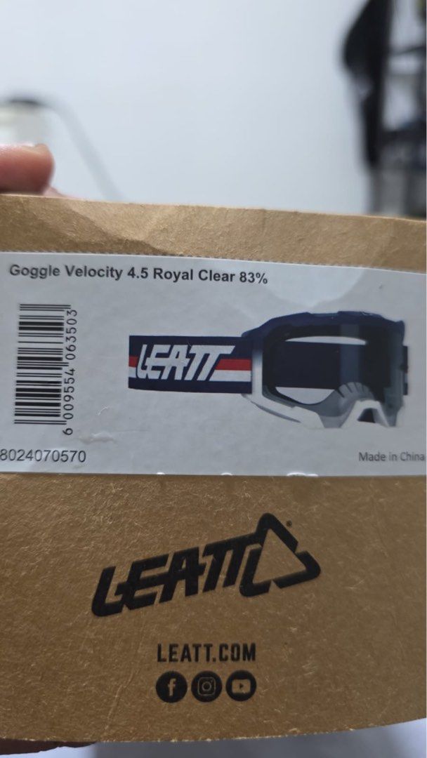 Leatt Goggle Velocity 4.5 (Category: Motorcycle Accessories) located in Singapore. Submitted by quickdolphin.96a0ea (Listing ID 1398667414, Image 1). Description: Bulletproof 170° WideVision Lens Permanent anti-fog double lens Dual-layer, anti-sweat face foam Self-draining open lower frame design allows dirt to fall from lens 40mm anti-slip coated strap OTG – Over-the-glasses fit Tear-Off ready with posts Bulletproof lens tested to: ANSI Z87.1-20
