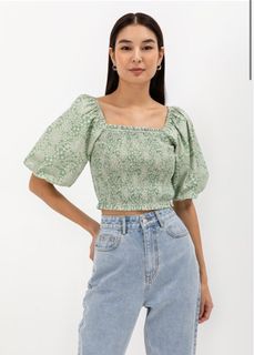 (Category: ) located in . Submitted by wardrobedeclutterr (Listing ID 1398668002, Image 1). Description: .