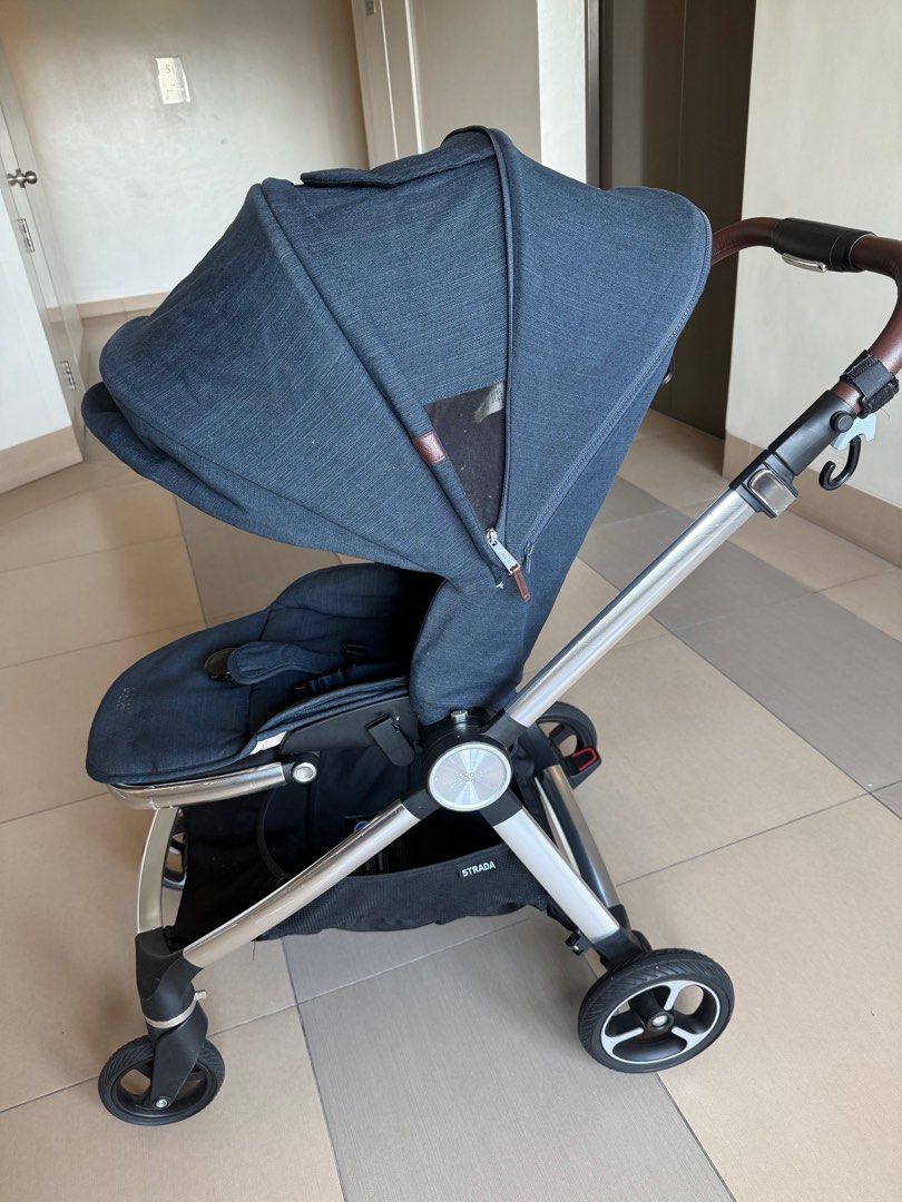 Mamas and Papas Strada signture stroller in Navy (Category: Strollers) located in Makati City. Submitted by nmvs1 (Listing ID 1398653130, Image 1). Description: Mamas and Papas Strada Signatur Collection stroller in Navy color Comes complete WITH BOX One hand fold Reversible seat facing out or inward Very durable n sturdy stroller In great condition Bought for 48k in store ALSO SELLING THE BABY COT SEPARATE.