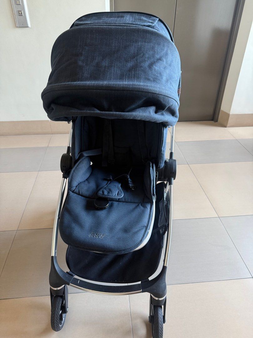 Mamas and Papas Strada signture stroller in Navy (Category: Strollers) located in Makati City. Submitted by nmvs1 (Listing ID 1398653130, Image 2). Description: Mamas and Papas Strada Signatur Collection stroller in Navy color Comes complete WITH BOX One hand fold Reversible seat facing out or inward Very durable n sturdy stroller In great condition Bought for 48k in store ALSO SELLING THE BABY COT SEPARATE.