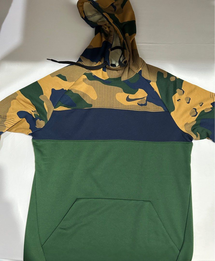 Nike Dri-FIT Camo Hoodie (Category: Hoodies) located in Iloilo. Submitted by m3dtek (Listing ID 1398568474, Image 1). Description: - Nike Dri-FIT hoodie - Size: Small - Bought in Saudi Arabia - Hardly used.