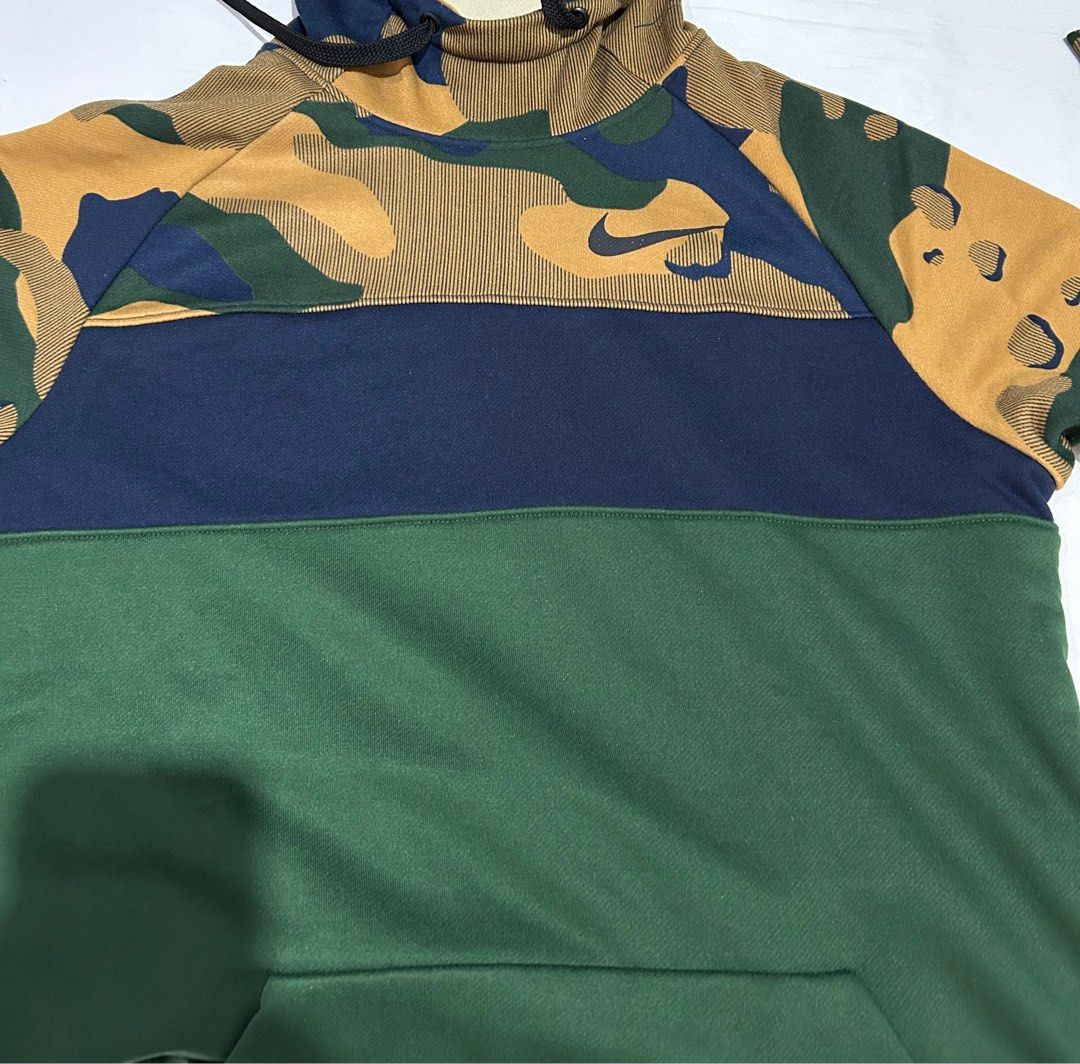 Nike Dri-FIT Camo Hoodie (Category: Hoodies) located in Iloilo. Submitted by m3dtek (Listing ID 1398568474, Image 3). Description: - Nike Dri-FIT hoodie - Size: Small - Bought in Saudi Arabia - Hardly used.