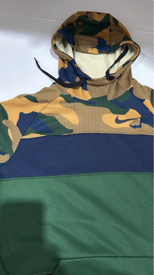 Nike Dri-FIT Camo Hoodie (Category: Hoodies) located in Iloilo. Submitted by m3dtek (Listing ID 1398568474, Image 2). Description: - Nike Dri-FIT hoodie - Size: Small - Bought in Saudi Arabia - Hardly used.