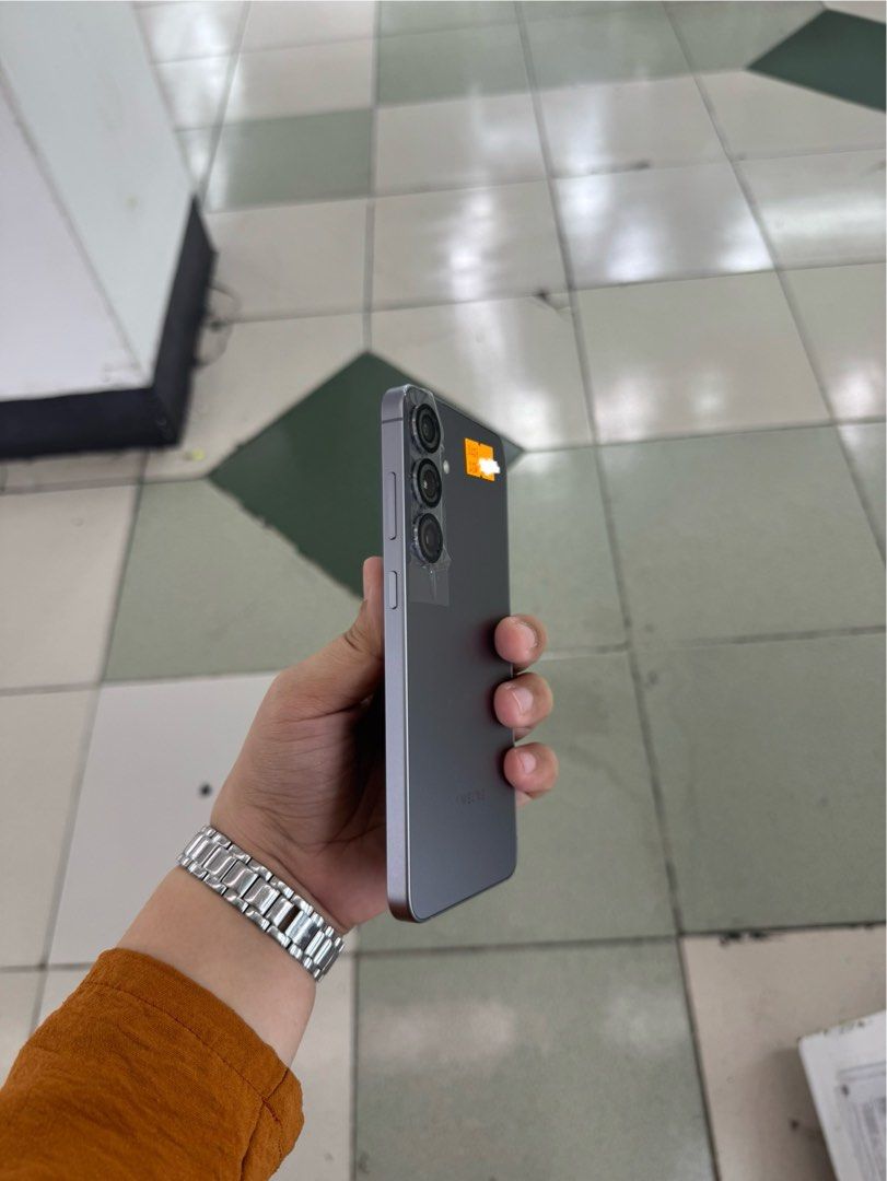 Samsung S25 Plus 256gb FU NTC No issue (Category: Samsung) located in San Juan City. Submitted by javedsgadgetshop (Listing ID 1398596821, Image 2). Description: INSTALLMENT OPTIONS : SPAY LATER / GGIVES / CREDIT CARD! WE BUY AND SELL SO PWEDE MAGBINTA OR SWAP ! Quick Specs : 💵 Samsung S25+ •256gb •NTC Variant •Good batt health •Factory Unlock •97% Smoothness •No hidden issue | No Repaired •100% Authentic | Not Refurbished •w/ OEM Charger & stor