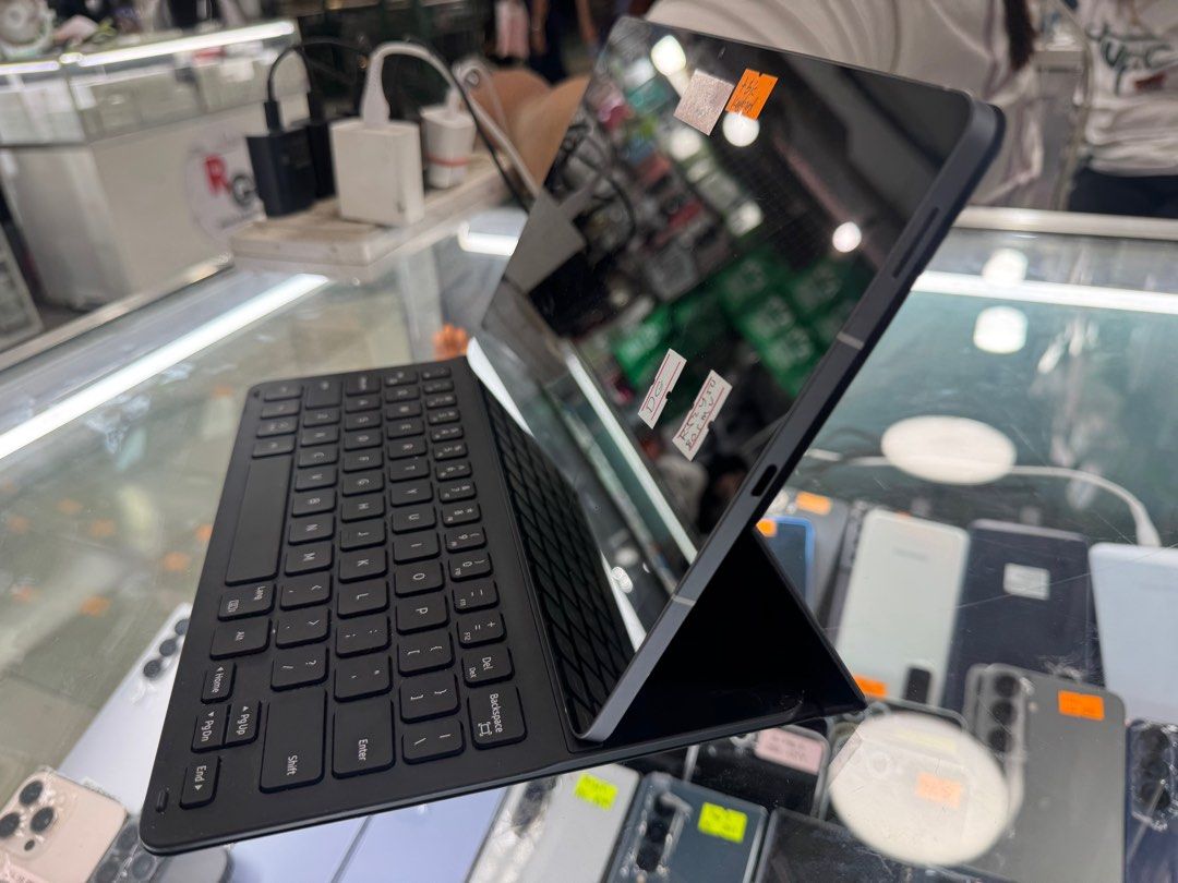Samsung Tab S10 FE 128gb Wifi Complete (Category: Android) located in San Juan City. Submitted by javedsgadgetshop (Listing ID 1398551332, Image 2). Description: INSTALLMENT OPTIONS : SPAY LATER / GGIVES / CREDIT CARD! WE BUY AND SELL SO PWEDE MAGBINTA OR SWAP ! Quick Specs : 💵 Samsung Tab S10 FE •128gb •NTC Variant •Good batt health •Wifi Only •97% Smoothness •No hidden issue | No Repaired •100% Authentic | Not Refurbished •w/ Keyboard pen Char