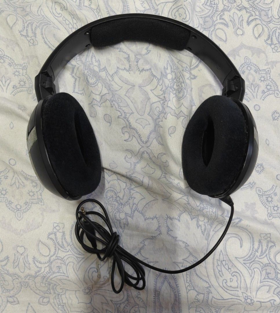 Sennheiser HD448 Over Ear Wired Headphones (Category: Headphones & Headsets) located in Manila. Submitted by toncue (Listing ID 1398632363, Image 1). Description: My first over ear headphones more or less 10yrs old. Mostly used at home in the evenings, only brought out of the house less than 15x (during out of town trips) Newly replaced earpads (cloth type) Technical specs shown in last photo. Can test item upon meetup, just have your music ready