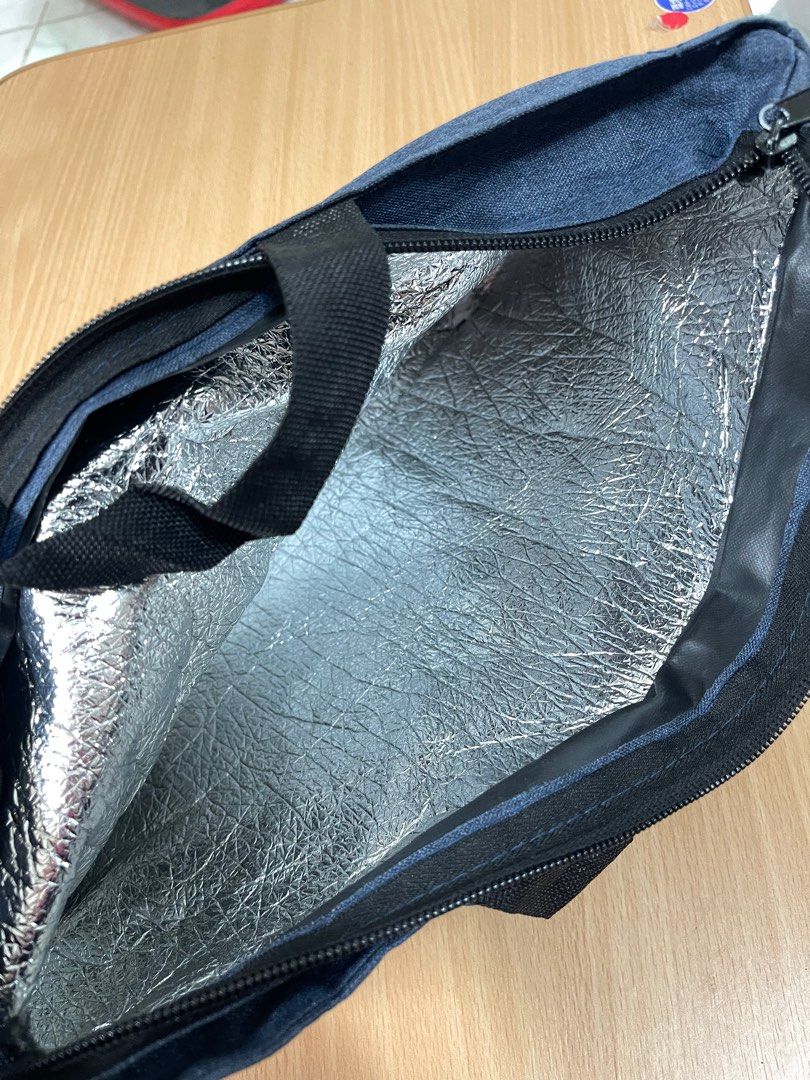 Thermal Bag (Category: Food Organization & Storage) located in San Fernando. Submitted by japansurpluselyu (Listing ID 1398562941, Image 2). Description: 14.5x7.