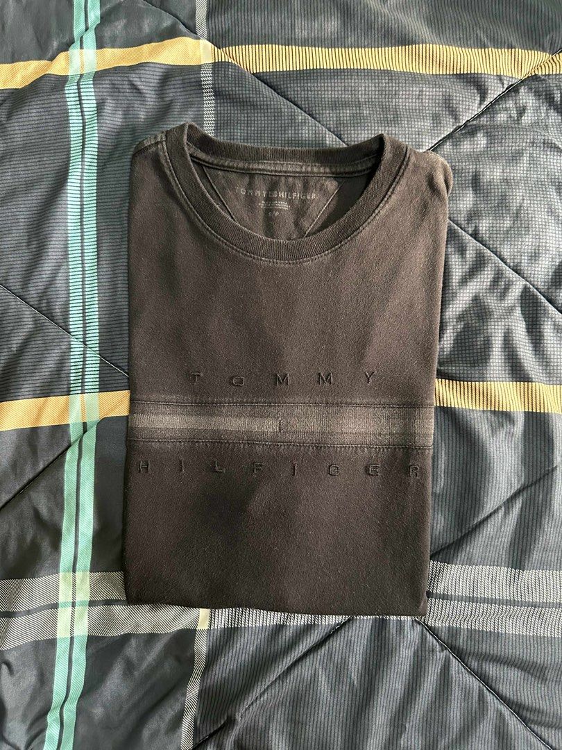 Tommy Hilfiger (Category: Tshirts & Polo Shirts ) located in San Juan City. Submitted by drewselects (Listing ID 1398640891, Image 1). Description: Tommy Hilfiger tee (worn less than 5x) Small fits medium to large L: 68 cm W: 45cm 1k.