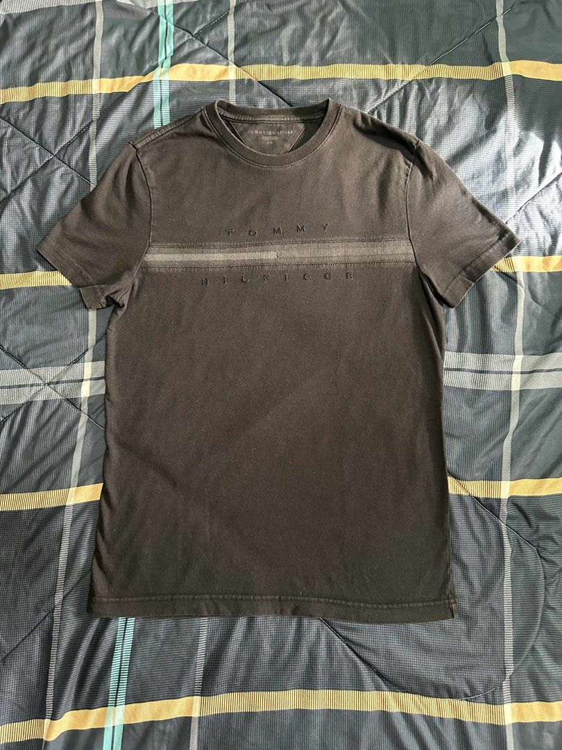 Tommy Hilfiger (Category: Tshirts & Polo Shirts ) located in San Juan City. Submitted by drewselects (Listing ID 1398640891, Image 3). Description: Tommy Hilfiger tee (worn less than 5x) Small fits medium to large L: 68 cm W: 45cm 1k.