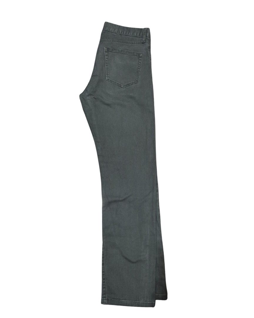 Uniqlo Gray Jeans - Size 29 (Category: Chinos) located in Manila. Submitted by rockysdeclutter (Listing ID 1398537596, Image 1). Description: - UNIQLO Slim Fit Chino Pants - Waist 29.