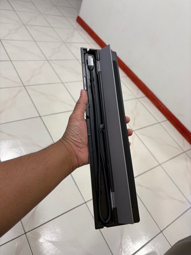USB C Docking (Category: Laptops & Notebooks) located in Kota Kinabalu. Submitted by Devicantik (Listing ID 1398549362, Image 1). Description: USB-C docking for sell. All ports work normally.