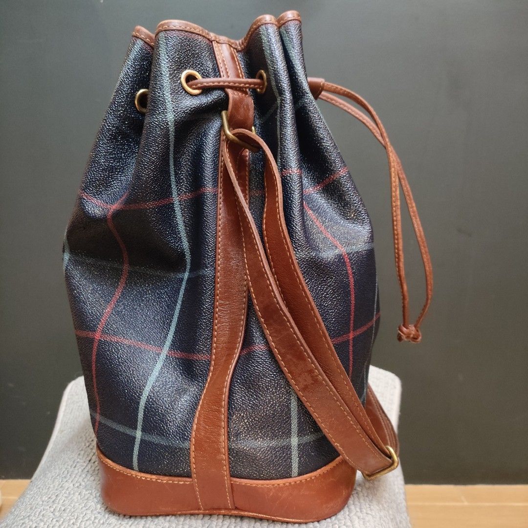 Vintage Burberry Bucket Bag (Category: Luxury Bags & Wallets) located in Tagaytay City. Submitted by splurge_ (Listing ID 1398648506, Image 2). Description: For Sale: ▫️ Vintage Burberry Bucket Bag ▫️ Excellent Condition (with signs of use and scuffs) Dimensions: ▫️Length -12 inches, ▫️Width - 13 inches ▫️ Depth - Approximately 8 inches PHP 3,500 ▫️ Shipping via JNT ▫️Can also do COP via LBC but the buyer will shoulder the payment (gcash first) ▫