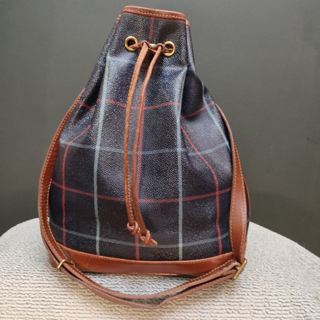 Vintage Burberry Bucket Bag (Category: Luxury Bags & Wallets) located in Tagaytay City. Submitted by splurge_ (Listing ID 1398648506, Image 1). Description: For Sale: ▫️ Vintage Burberry Bucket Bag ▫️ Excellent Condition (with signs of use and scuffs) Dimensions: ▫️Length -12 inches, ▫️Width - 13 inches ▫️ Depth - Approximately 8 inches PHP 3,500 ▫️ Shipping via JNT ▫️Can also do COP via LBC but the buyer will shoulder the payment (gcash first) ▫