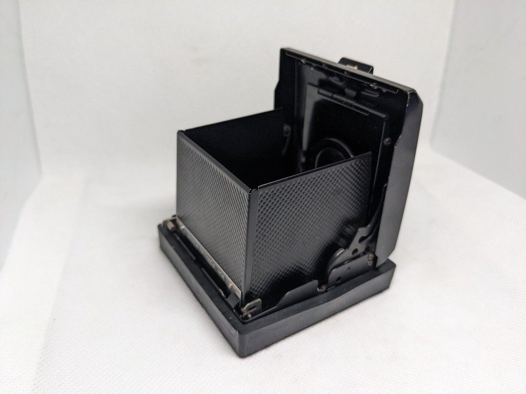 Waist level finder for Bronica EC (Category: Cameras) located in Manila. Submitted by sa_bahay (Listing ID 1398584631, Image 3). Description: Waist level finder for Bronica EC medium format camera.