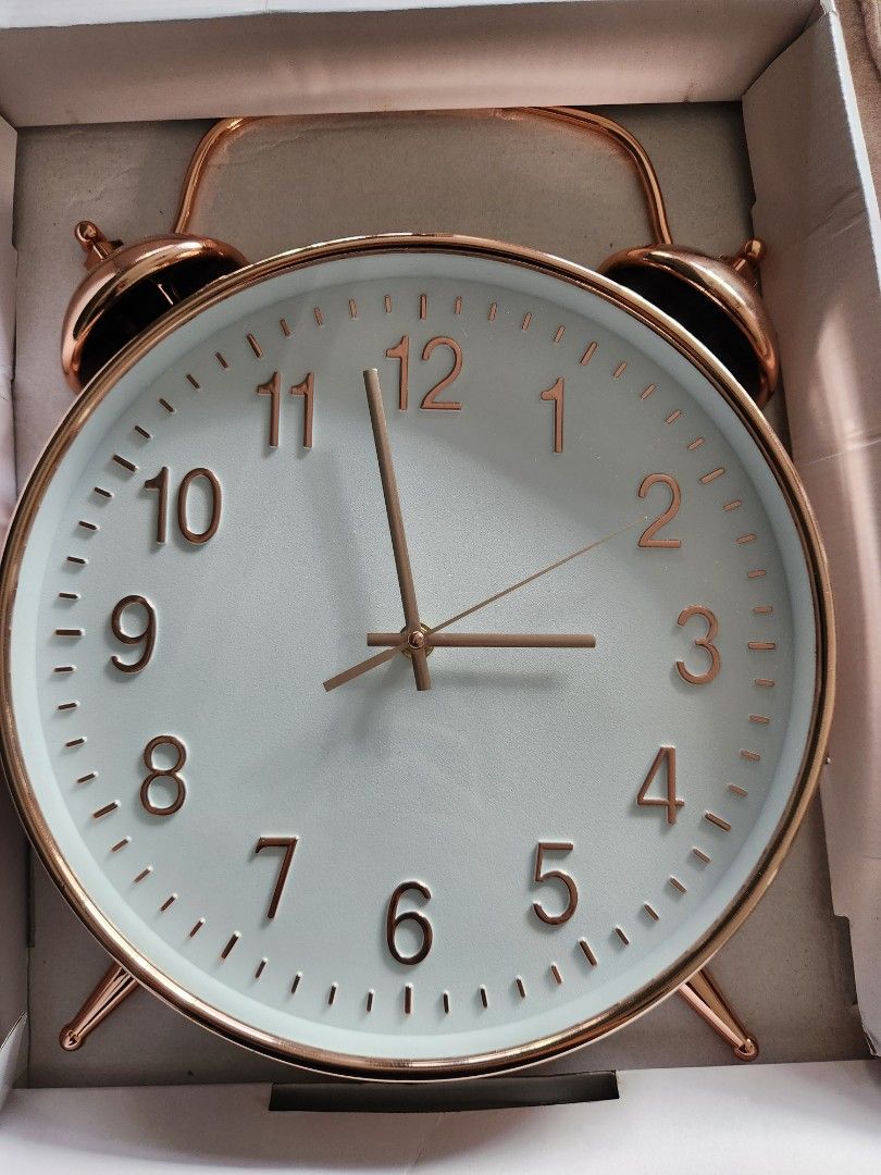 Wall Clock (Category: Clocks) located in Singapore. Submitted by iluvunicorn. (Listing ID 1398588077, Image 1). Description: .