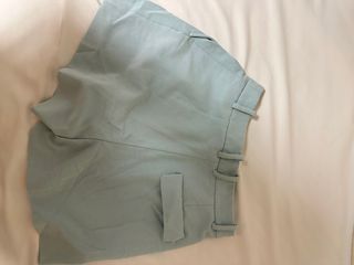 Zara 剪裁短褲 - 尺碼 S64178792032771110