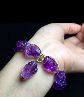 精美💜天然紫✨✨✨水晶催財金蟾手鏈,天然紫水晶顆顆金蟾造型經典高貴又大方,雕工细致、栩栩如生,💛金蟾吉祥之物,經常佩戴金蟬可以令你運勢轉運,達成心願,事事如意、滾滾來繼續發財滚    18/12.8/10mm   重32.7克64192571446530110