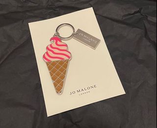 (Perfect Gift) 2025 Summer Exclusive Jo Malone Raspberry Ripple Ice Cream Pendant Key Holder Keychain Heart Key Ring Keychain Accessories64184247271810110