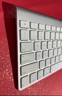 平，平，新正少用！絕不取巧！ Apple Wireless Keyboard (1). Model: A 1314. ，減至 HK$ 26064185757962881110
