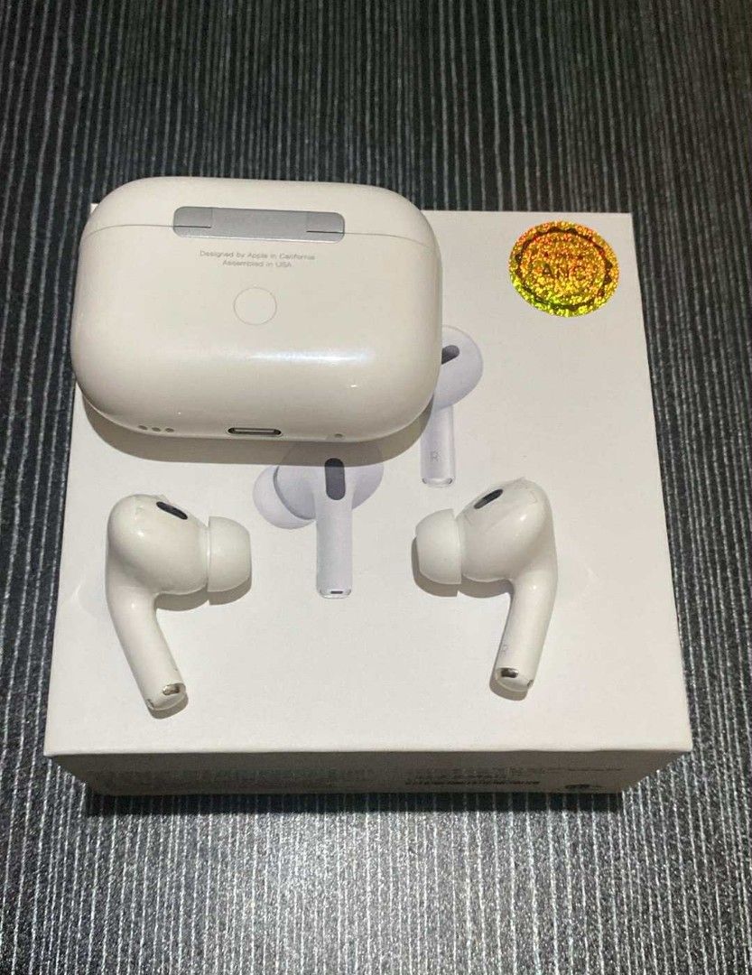 Airpods pro 2 (Category: Headphones & Headsets) located in Manila. Submitted by pricious (Listing ID 1398865975, Image 3). Description: brandnew 💯% bass boasted 💯% heavy duty 6hrs to 7 hrs battery highly recommended and high quality MOP: JNT/LALAMOVE PAYMENT METHOD: GCASH BANK TRANSFER (BPI) MAYA 📍 MANILA.