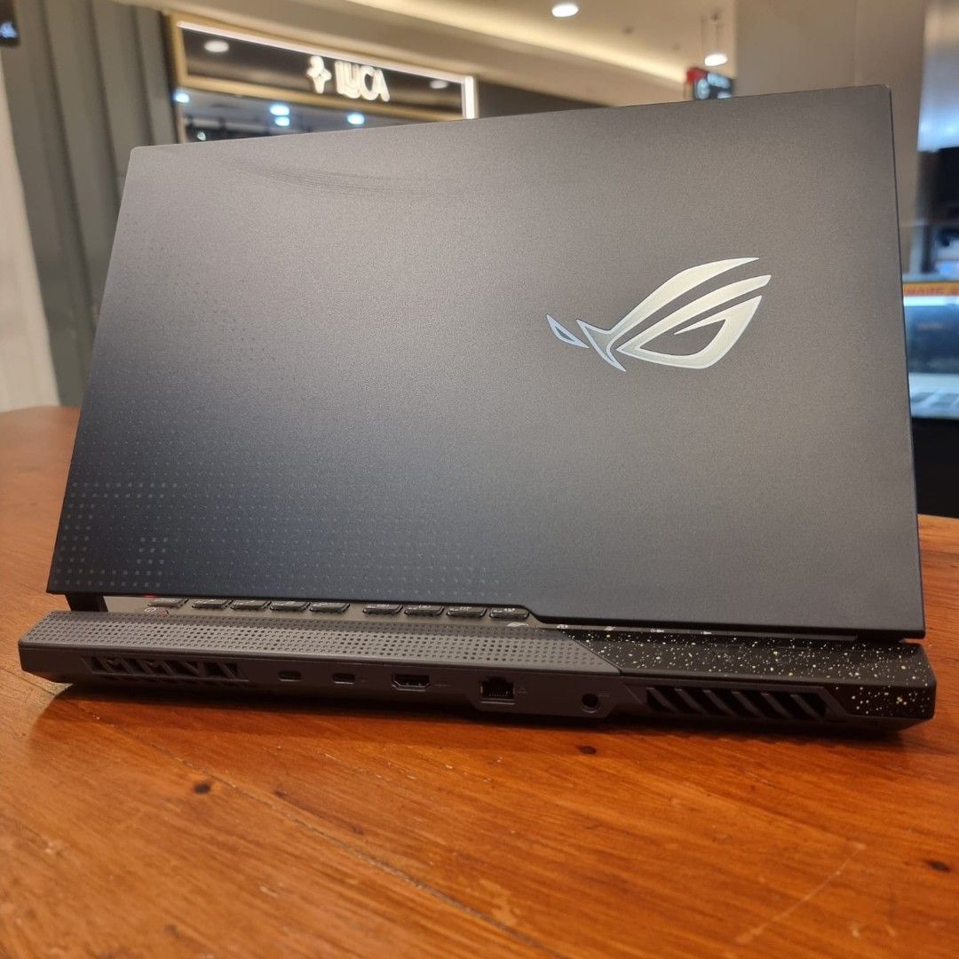 PC Portable ASUS ROG Strix G513RM – 15,6 Pouces – Ryzen 7 – 16Go RAM – 512Go SSD – RTX 3050