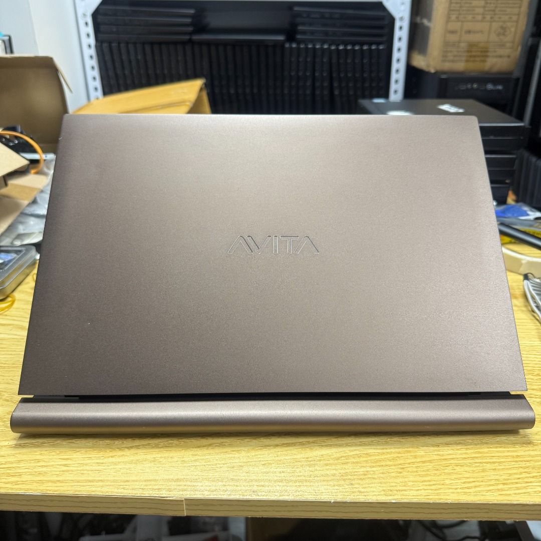 AVITA Admiror (8代4核i5 14
