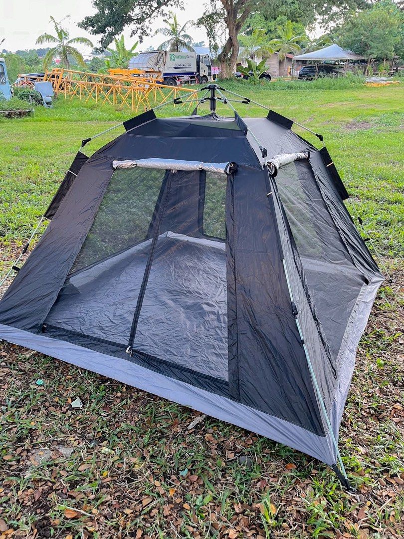 Black Camping Tent Automatic 215x215cm (Category: Hiking & Camping) located in Paranaque City. Submitted by sierra_j (Listing ID 1397920055, Image 2). Description: .