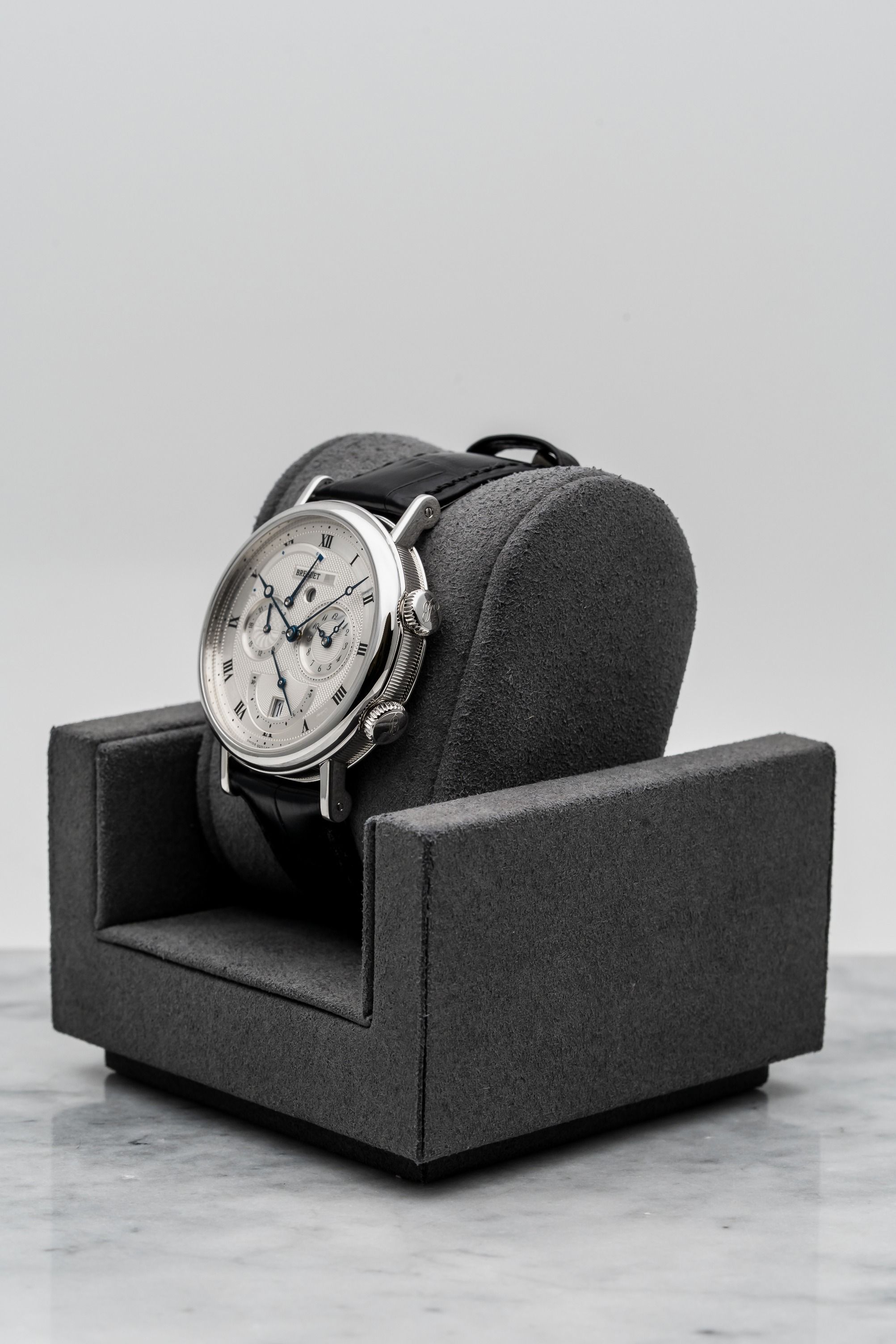 Breguet Classique Le Réveil du Tsar 5707BB/12/9V6 Silver Guilloché • 2017 • 📦 & 📄 (Category: Watches) located in Singapore. Submitted by timetells (Listing ID 1398747056, Image 2). Description: Brand: Breguet Model: Classique Alarm “Le Réveil du Tsar” Reference Number: 5707BB Year: 2017 Case Size: 39 mm Case: 18K White Gold Dial: Silver Guilloché with Roman Numerals, Alarm Function, Dual Time & Date Display Strap: Black Alligator Leather with 1