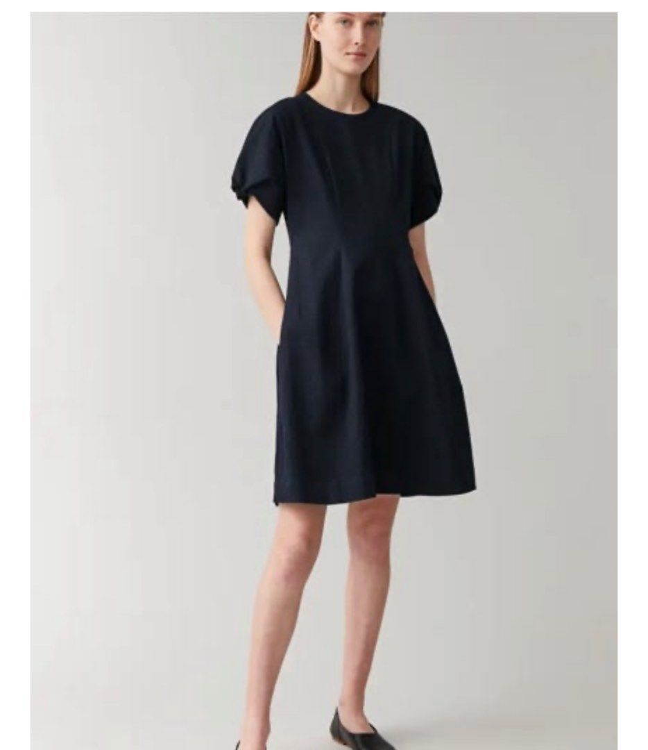 COS Seersucker Navy Blue Dress (Category: Dresses) located in Quezon City. Submitted by chrizcboutique (Listing ID 1398788708, Image 1). Description: COS Seersucker Navy Blue Dress with 2 side pockets size 32 US 2 - extra small in tag with back zipper made in Turkey Measurements laid in flat armpit to armpit approx 14 inches lenght approx 30 inches waist approx 10 inches stretchable materials Condition still in prestine condition like nEW no flaw