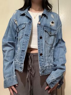 (Category: ) located in . Submitted by skyfl4kesdeclutter (Listing ID 1398772677, Image 1). Description: .