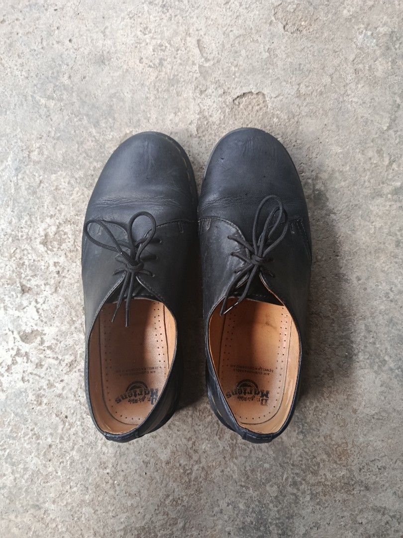 Dr. Martens Airway 1461 (Category: Casual Shoes) located in Davao. Submitted by homeboy.ph (Listing ID 1398737943, Image 2). Description: Dr. Martens Airways 1461 US 10 EU 43 well used condition, small heel drag only. excellent condition. 1,500+sf negotiable. #DRMARTENS#CASUALSHOES.