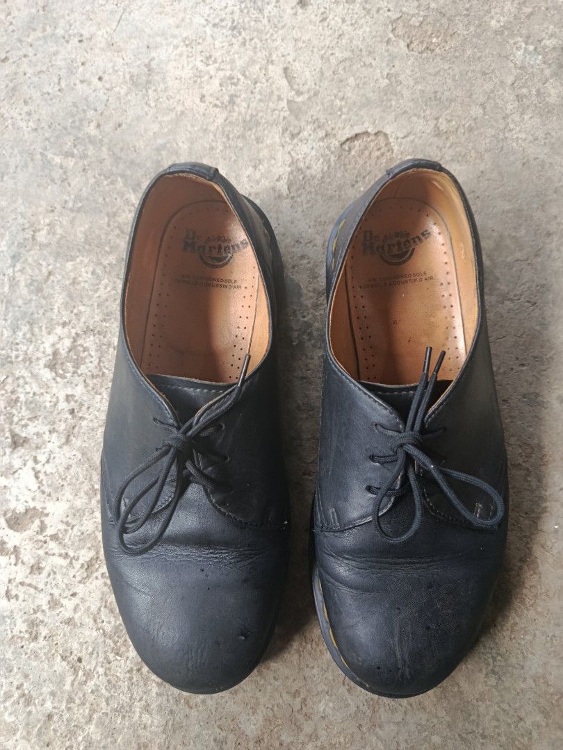 Dr. Martens Airway 1461 (Category: Casual Shoes) located in Davao. Submitted by homeboy.ph (Listing ID 1398737943, Image 3). Description: Dr. Martens Airways 1461 US 10 EU 43 well used condition, small heel drag only. excellent condition. 1,500+sf negotiable. #DRMARTENS#CASUALSHOES.