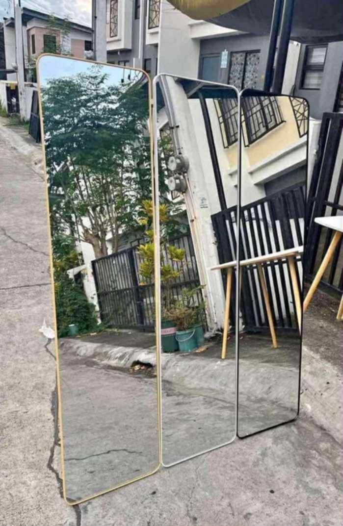FULLBODY MIRROR WITH STAND .. (Category: Mirrors) located in Manila. Submitted by juliemarce22943 (Listing ID 1398820299, Image 3). Description: 5 feet mirror with stand.. available black and white frame ..