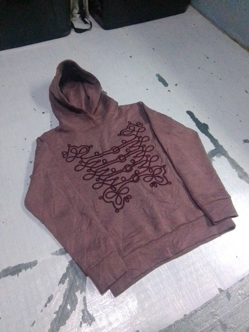 Hermes Hoodie With Embroidery (Category: Hoodies) located in Navotas City. Submitted by _ryujin (Listing ID 1398861335, Image 2). Description: Dimensions Width - 21 Length - 26 No issue needs wash only Dm if you're interested thank you!.