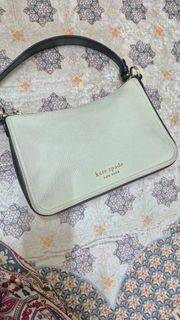 (Category: ) located in . Submitted by mamypreloved (Listing ID 1398771889, Image 1). Description: .