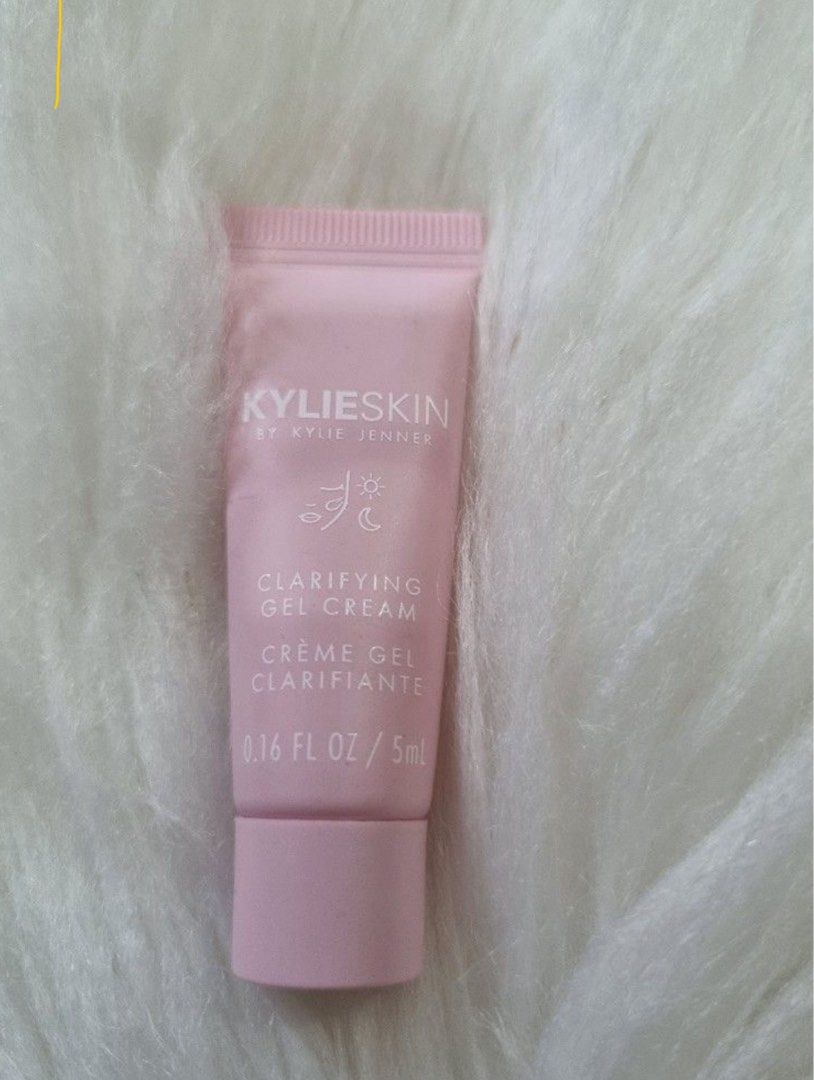 KYLIE JENNER CLARIFYING GEL CREAM (Category: Makeup) located in San Juan City. Submitted by cashfrancefashioncosmetics_ph (Listing ID 1398787725, Image 1). Description: KYLIESKIN BY KYLIE JENNER CLARIFYING GEL CREAM 5ml.
