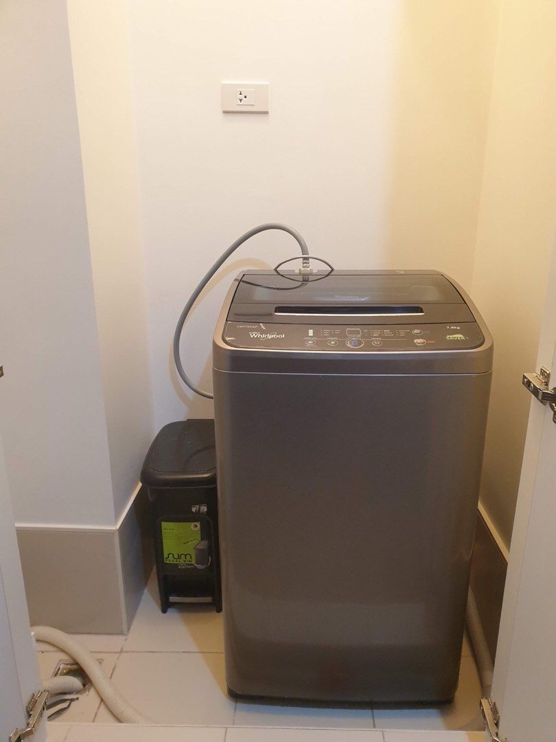 Lerato studio unit for lease (Category: Apartments & Condos) located in Manila. Submitted by kelvinleed83636 (Listing ID 1398832927, Image 3). Description: For lease: Fully furnished studio unit in Lerato Makati located in Malugay St. Buendia Makati Can also be rented without furnitures.