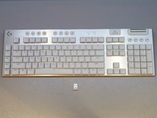 Logitech G915 X LIGHTSPEED 無線 RGB 機械電競鍵盤(白色)64181272406531110