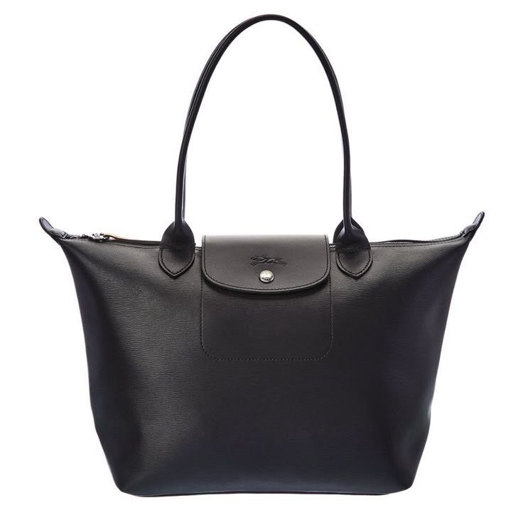 Longchamp Le Pliage Cuir Leather Tote Bag (Category: Luxury Bags & Wallets) located in Manila. Submitted by _girlfinds (Listing ID 1398760955, Image 1). Description: 👜 LONGCHAMP LE PLIAGE CUIR – MEDIUM Where sophistication meets everyday practicality. Crafted from genuine leather, this Longchamp tote is soft, durable, and effortlessly chic — perfect for work, travel, or daily use. ✨ 💎 Material: 100% genuine leather 🔐 Zip closure with snap butt